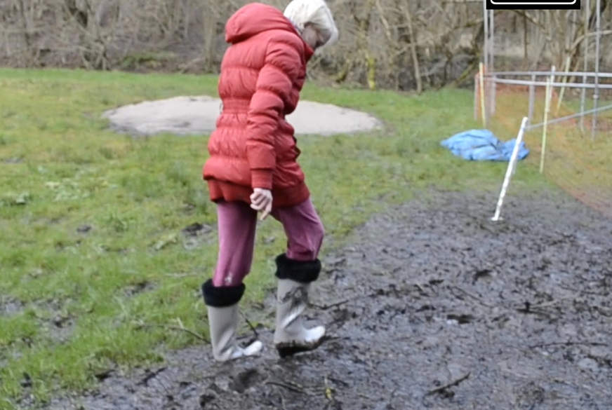 Mit den Gummistiefeln im Matsch von Gbweib