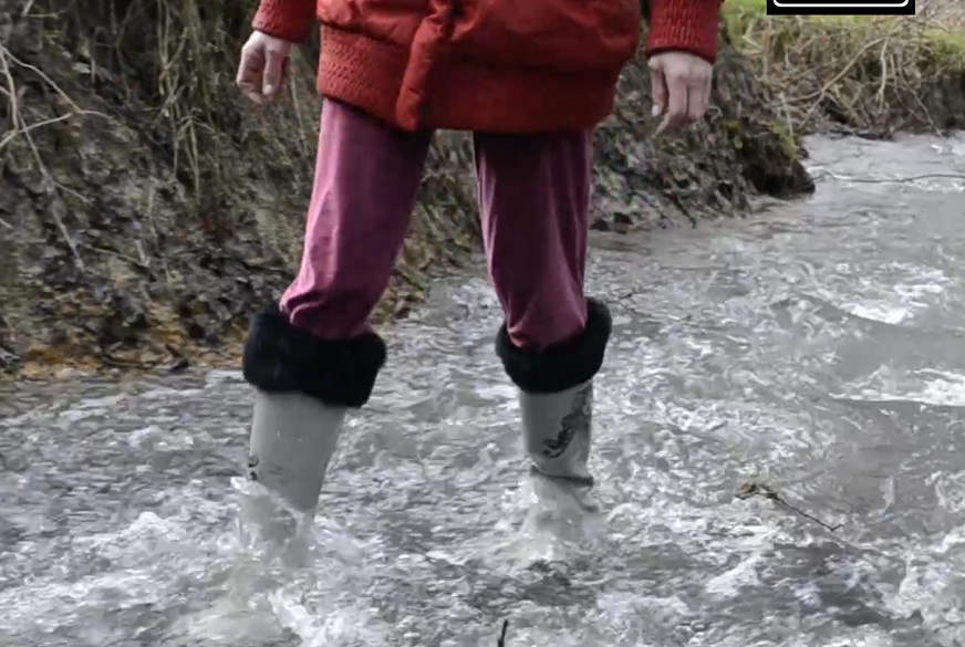 Ab ins Wasser von Gbweib