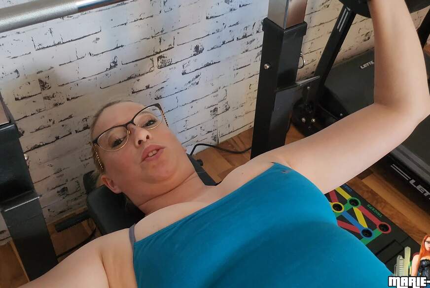 Marie-Skyler: Notgeiler S*********r Benutz mich als sein Ausdauer Traning! Geiler Stiefg*********r F**k auf der Ha