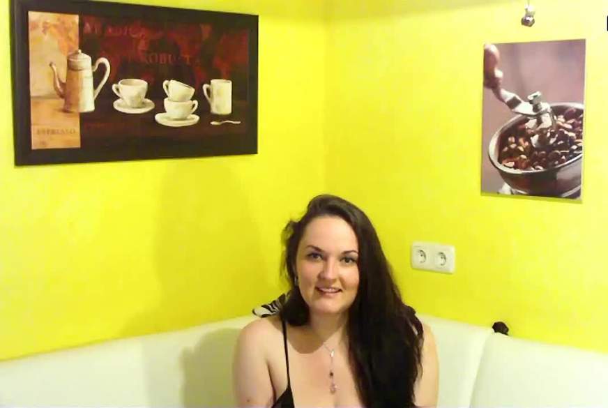 DirtyGina: Selbstf**k und Nachbarschaft zusammengestöhnt