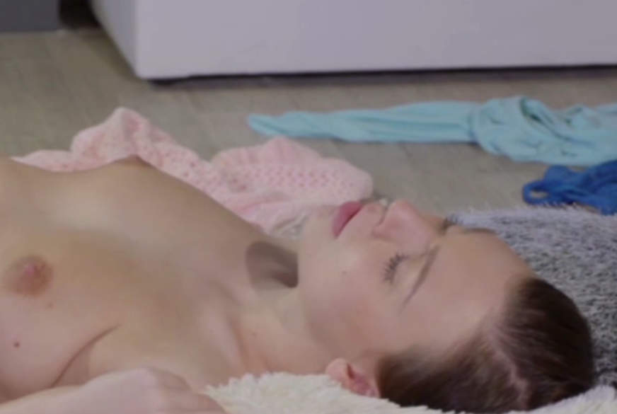 Maja l***t mir mein geiles F******n aus! von OrnellaX