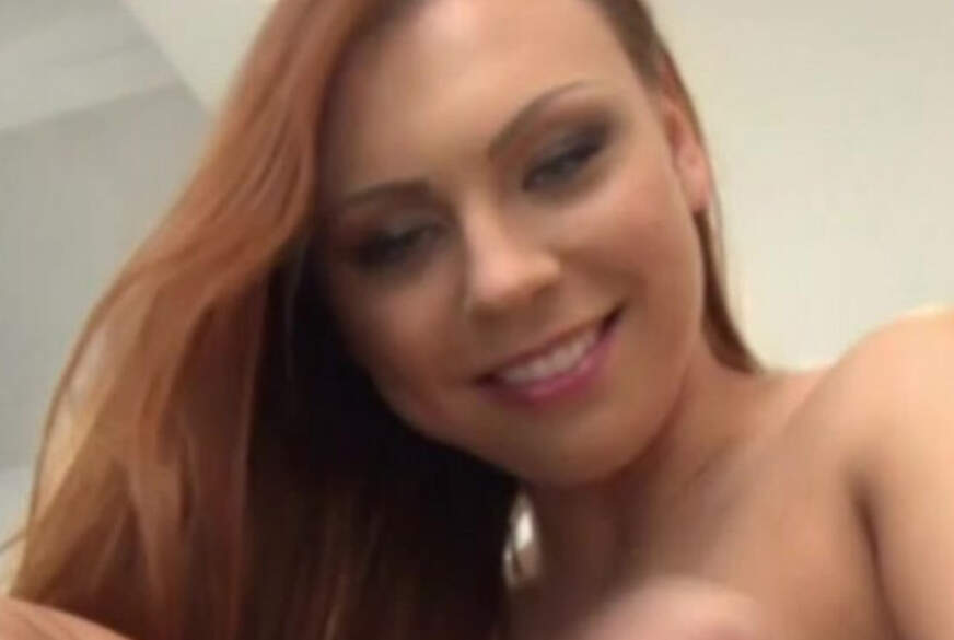 Meine super sexy Füßchen verfeinert mit S*******e! von OrnellaX