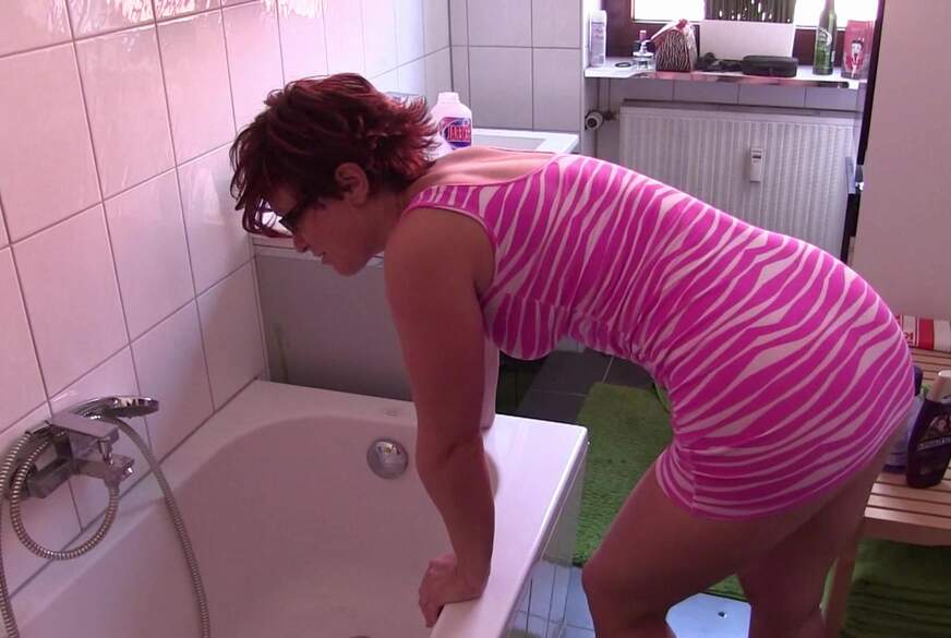 S****a beim AO im Badezimmer von Popp-Sylvie