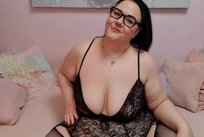 Scharfe-Kitty: Das Glücksrad bestimmt, wie du w*****n musst - W************g