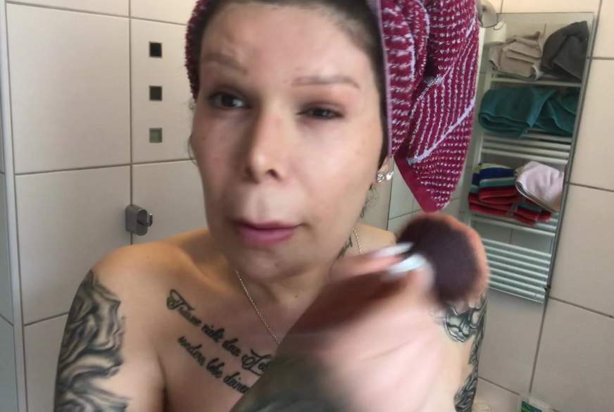 ungeschminkt schminke mich grad von TS-Amal pic1