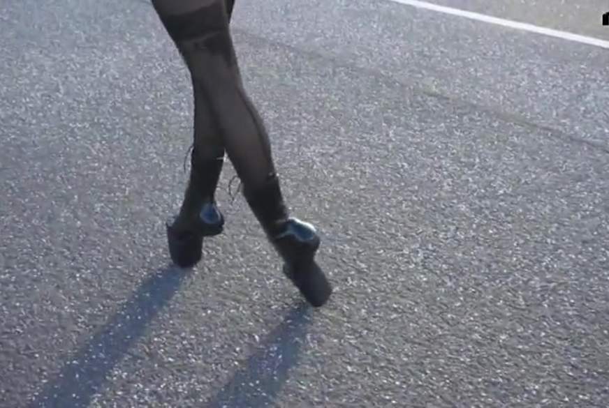 Mia-Meow: p**yheels fetisch.avi