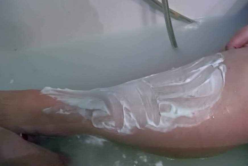 LadySabrina: Komm und rasiere mich