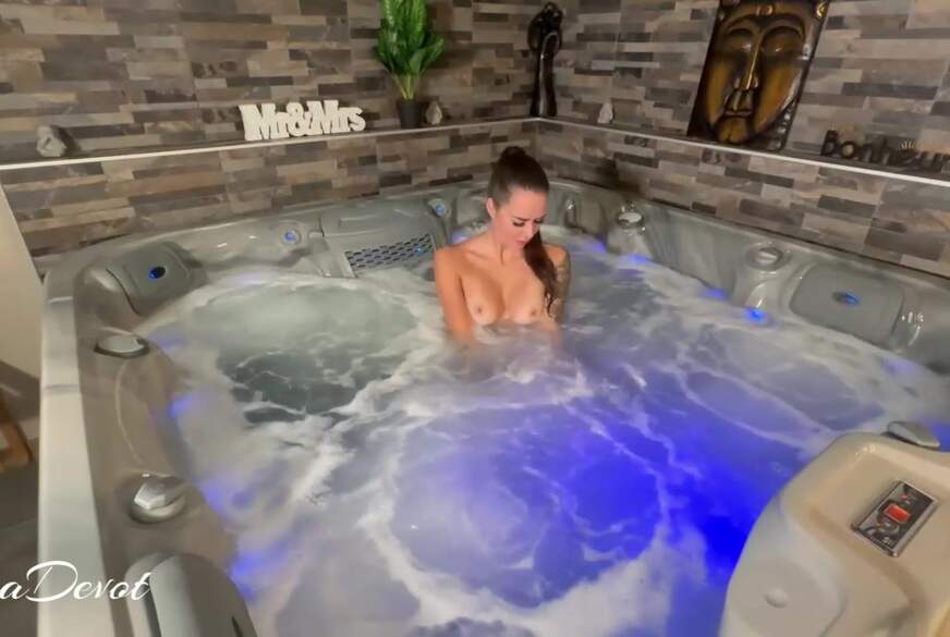 NoraDevot: S****ziger Wellnessabend im Hotel!