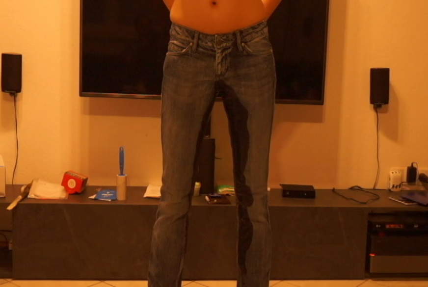 Ayoona: ich hab in die hose gepinkelt