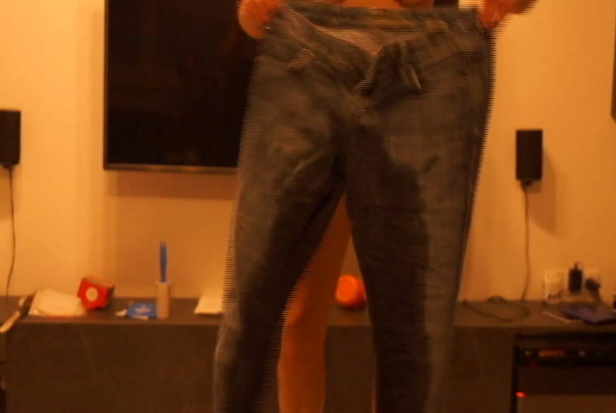 Ayoona: ich hab in die hose gepinkelt