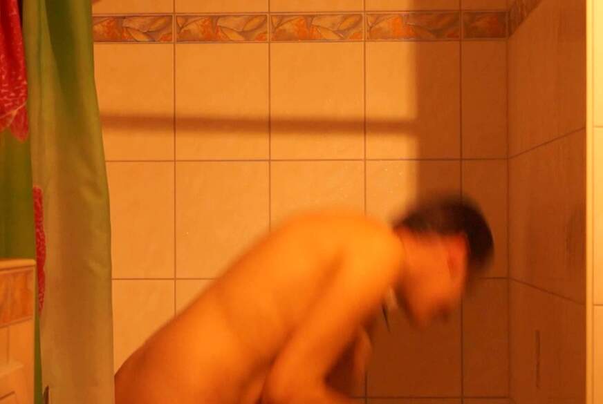 Ayoona: Schau mir beim duschen zu