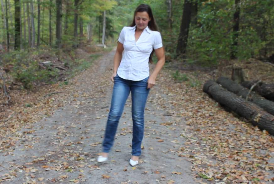 Im Wald in die Jeans von Lady-Anne87