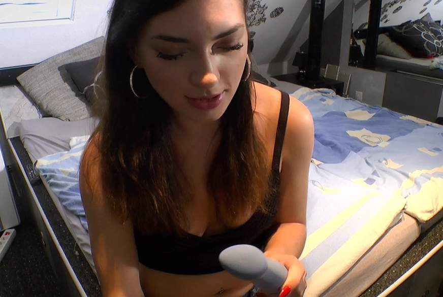 Lisa-X-Lips: Mutters Dildo gefunden und ungewaschen b*****t