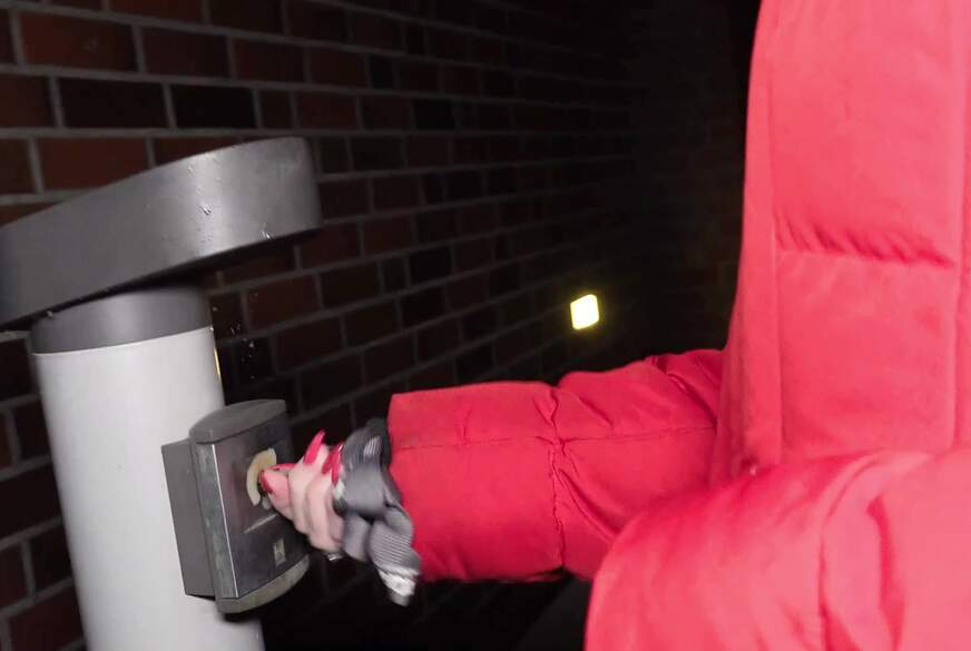 Lisa-X-Lips: Public Sex in der Tiefgarage