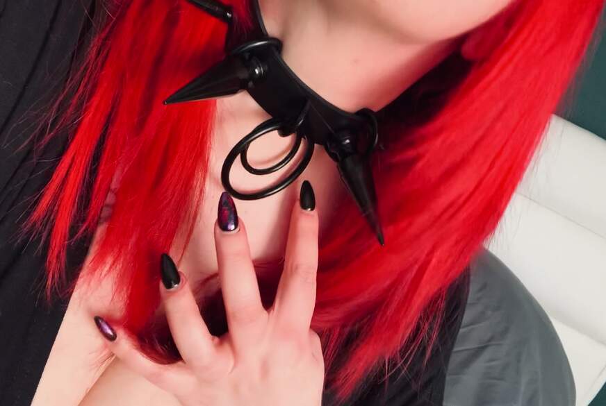 Phia: D********t in Latex Leggings