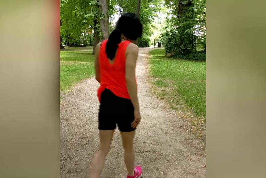 Joggen im Stadtpark mit Keuschheitsgürtel und Remote Dildo!! von TV_Helena_Kimberly