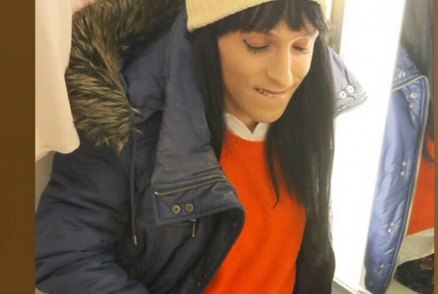 Ständig geil!! Public unterwegs mit Remote Dildo im A***h! von  TV_Helena_Kimberly