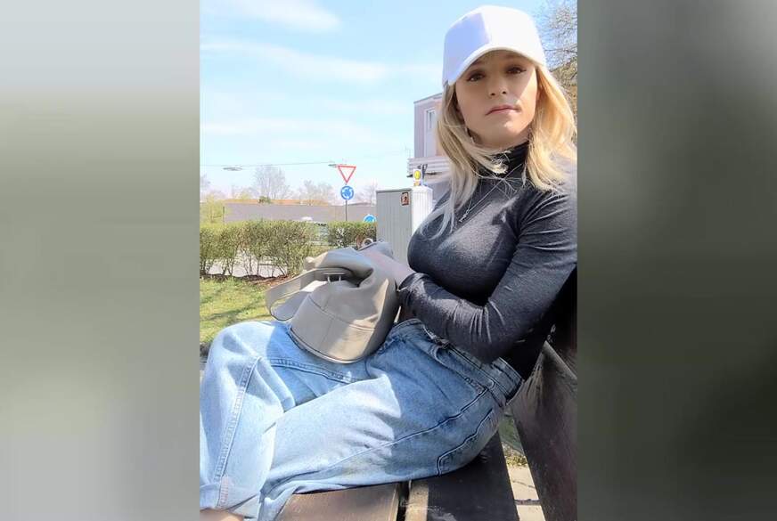 Endlich Frühling! Erste Public Outdoor Aktion 2022! W*****n und P****n draußen! von TV_Helena_Kimberly