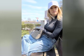 Endlich Frühling! Erste Public Outdoor Aktion 2022! W*****n und P****n draußen!