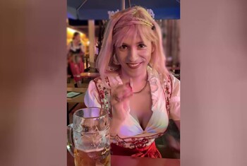 Die geile Volksfest B***h! Gewagtes W*****n mitten im Riesenrad!