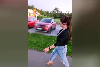Public Wetting! Mit v*********ter Jeans durch die Stadt!