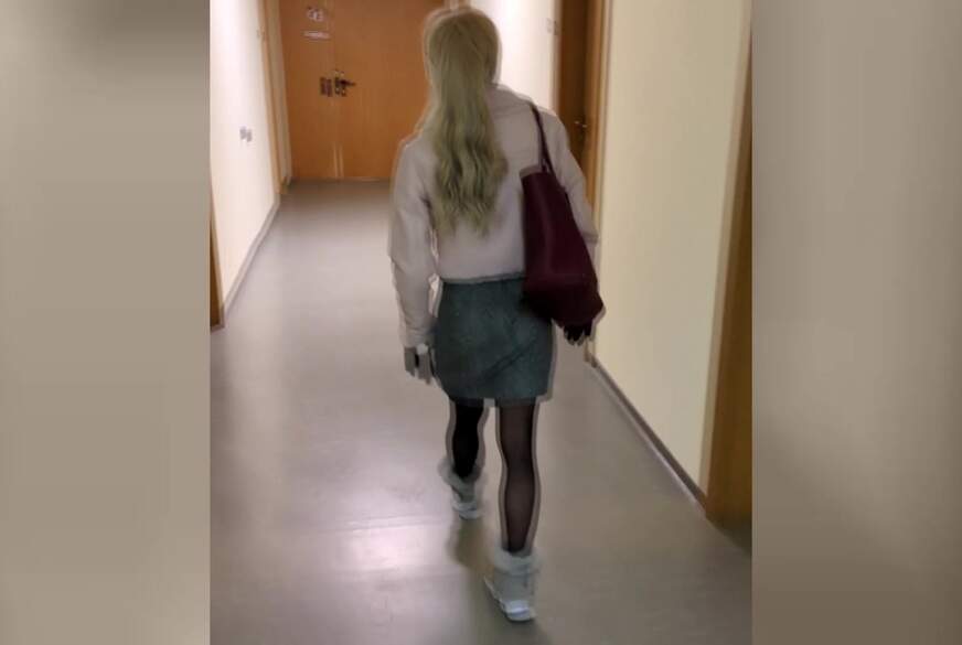 TV_Helena_Kimberly: Von Student aufgerissen! In seiner Bude f***t er meine Strupfhose und s*****t sie voll!