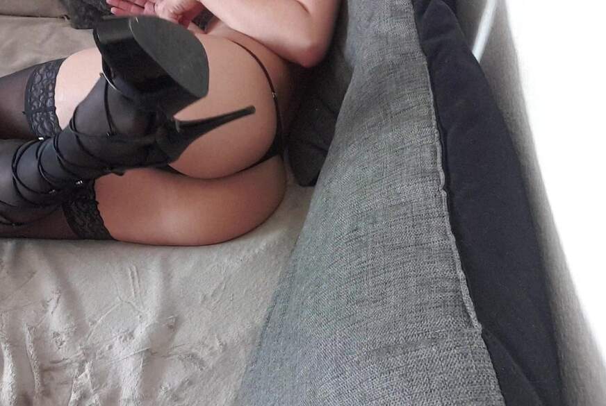Nylons machen dich gefügig von LadyAtalante