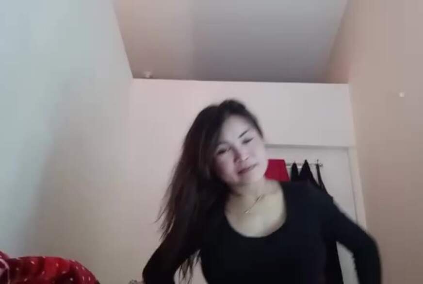 HotVanessa: im Schlafgemach mal blankgezogen