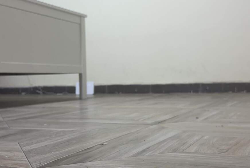 Sweet-lucy: Ich pinkel in ein Glas und masturbiere