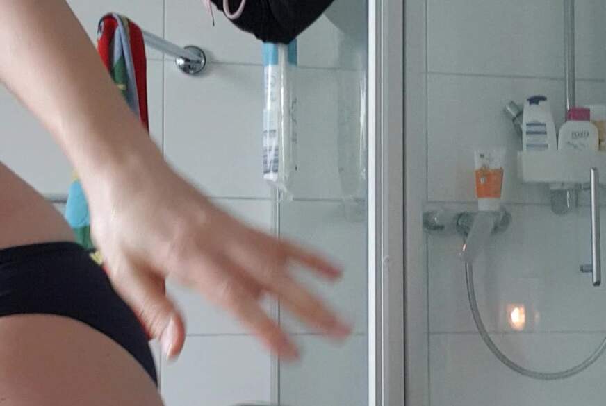 SexySuesse: Badespaß mit den 2 Möpsen