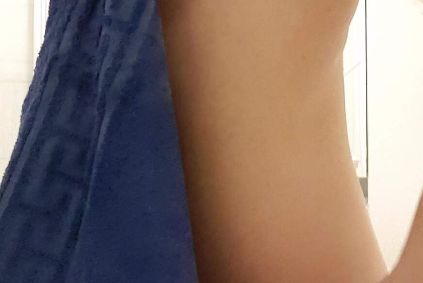 SexySuesse: Mich richtig schön fest im Bad abrubbeln