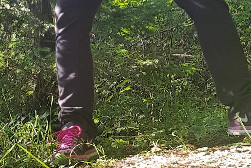 SexySuesse: Geilstes NS Video Outdoor mit nackten Titten