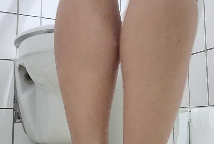 SexySuesse: schwimmbad pipi