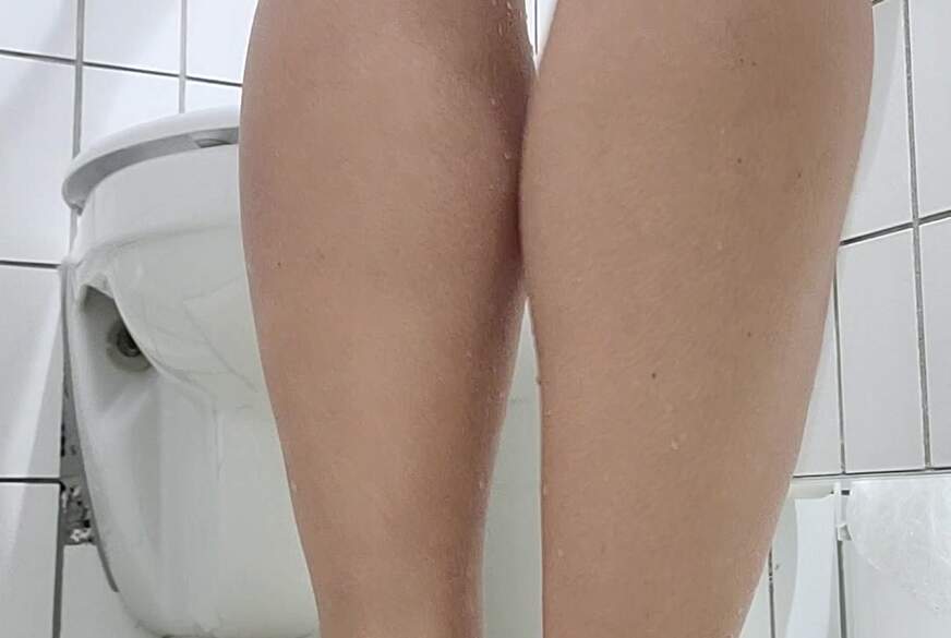 SexySuesse: schwimmbad pipi