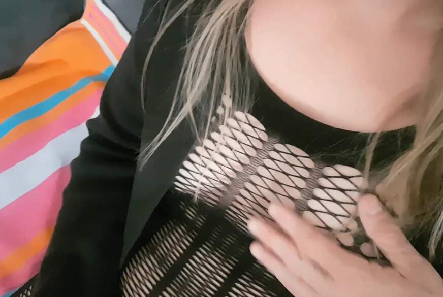 SexySuesse: Gamergirl wird rücksichtslos g*****t
