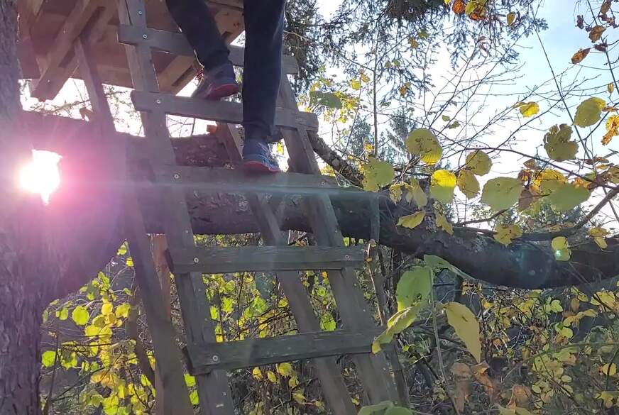 SexySuesse: S*****t outdoor auf meinen A***h nach dem Sex im geheimen Baumhaus
