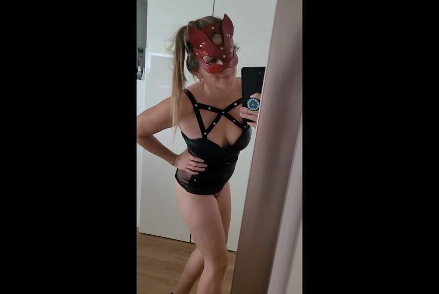 SexySuesse: Heels und Lederkleid