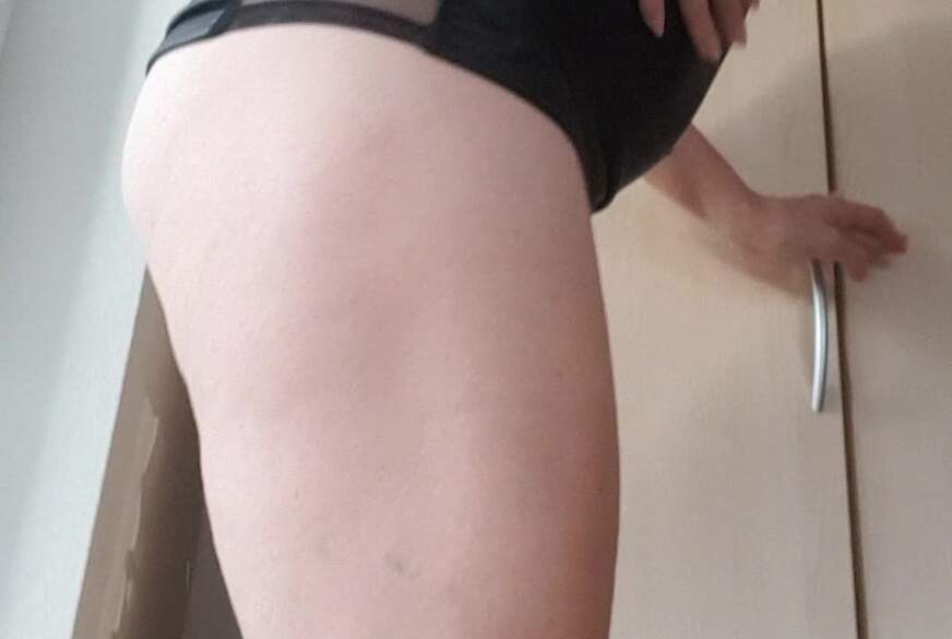 SexySuesse: Sexy Show Knacka***h im Ledermini