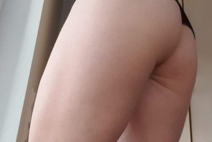 SexySuesse: Sexy Show Knacka***h im Ledermini