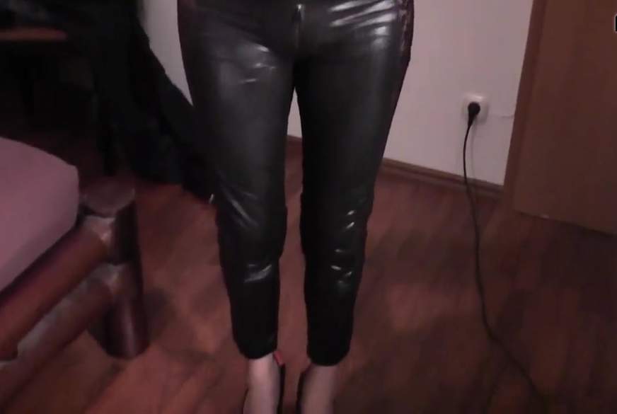 A**l C*******e im Latex Catsuite von naturalchris pic2