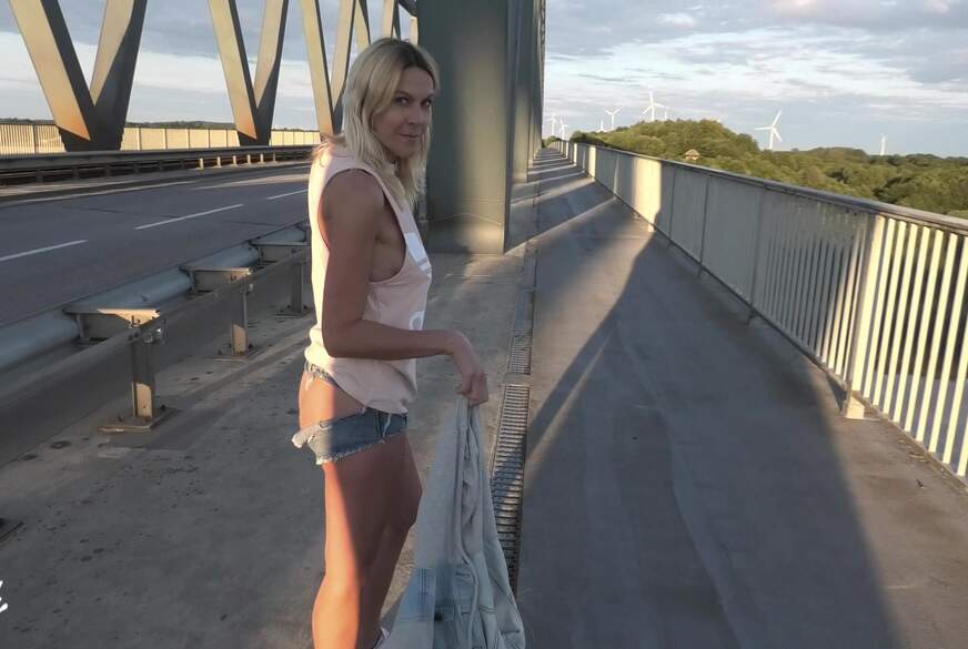 Public !! Das erste Mal total nackt auf einer Brücke...!! von Miley-Weasel pic3