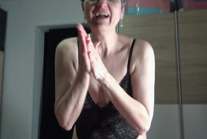 H*****b in Black Body von GermanHotMilf pic1