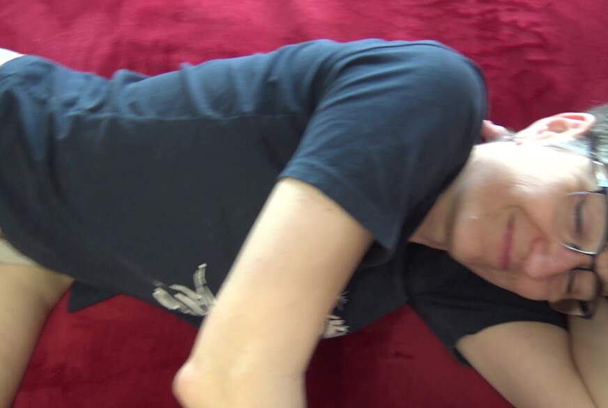 GermanHotMilf: Tongue Play