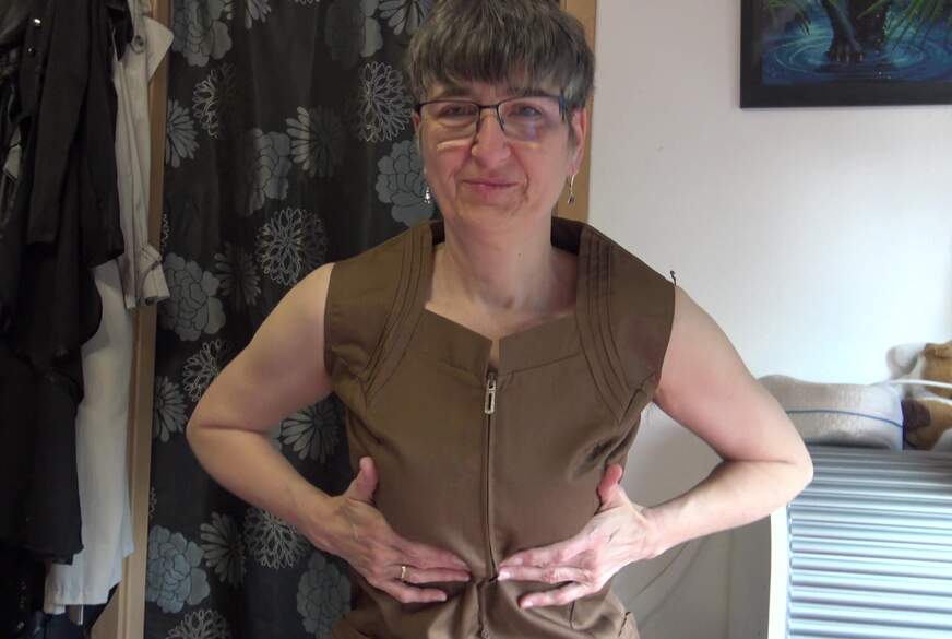 B**wjob in Apron von GermanHotMilf