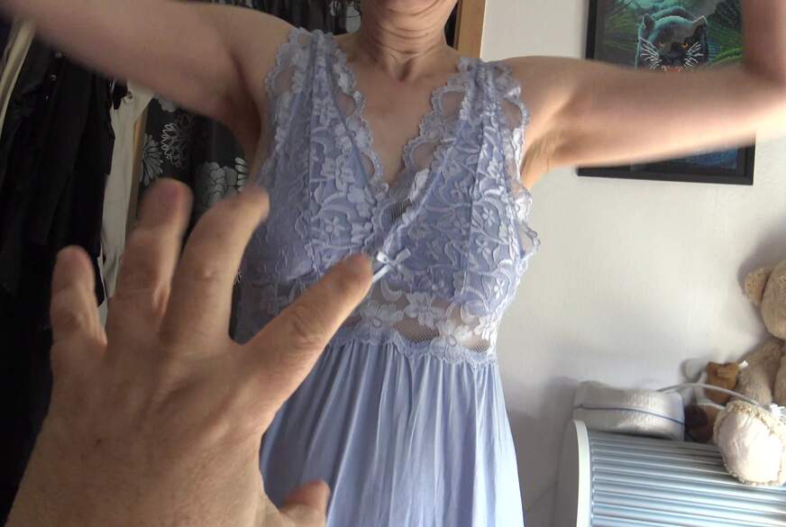 GermanHotMilf: B**wjob in Neglige