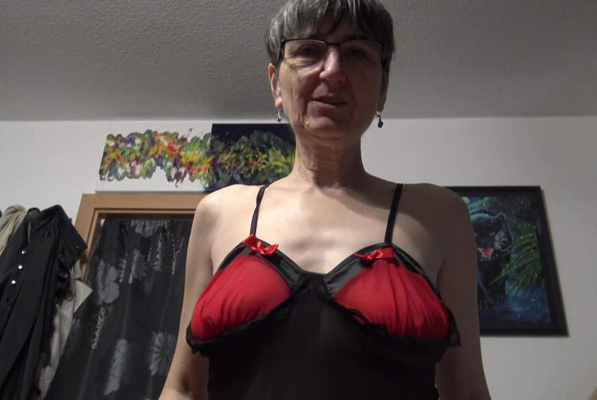 GermanHotMilf: Swallow at Evening