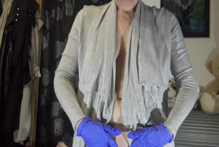GermanHotMilf: C*m over Blue Gloves
