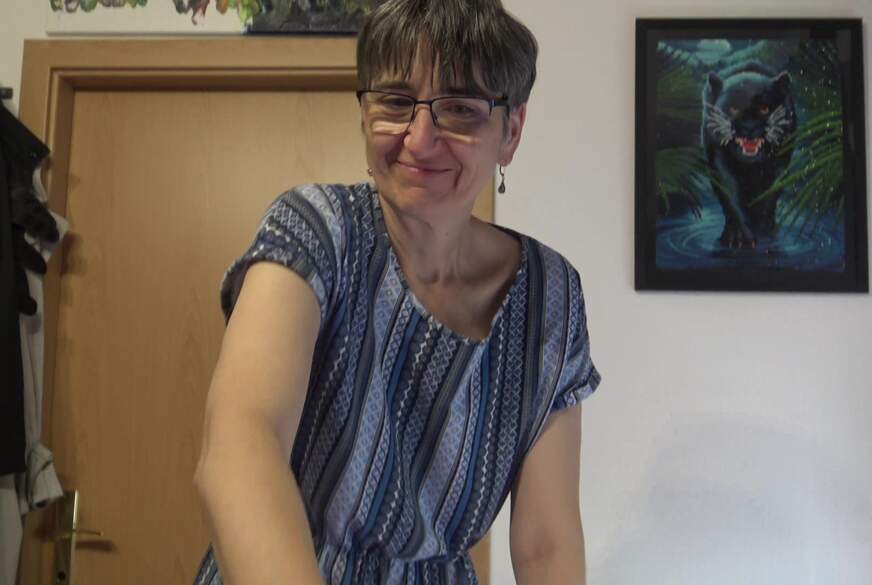 GermanHotMilf: Horny H*****b