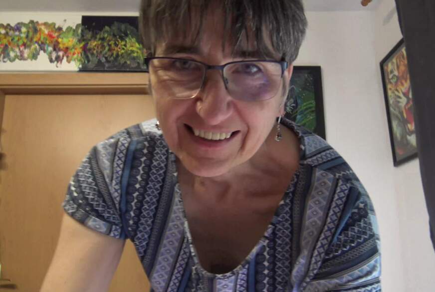 GermanHotMilf: Horny H*****b