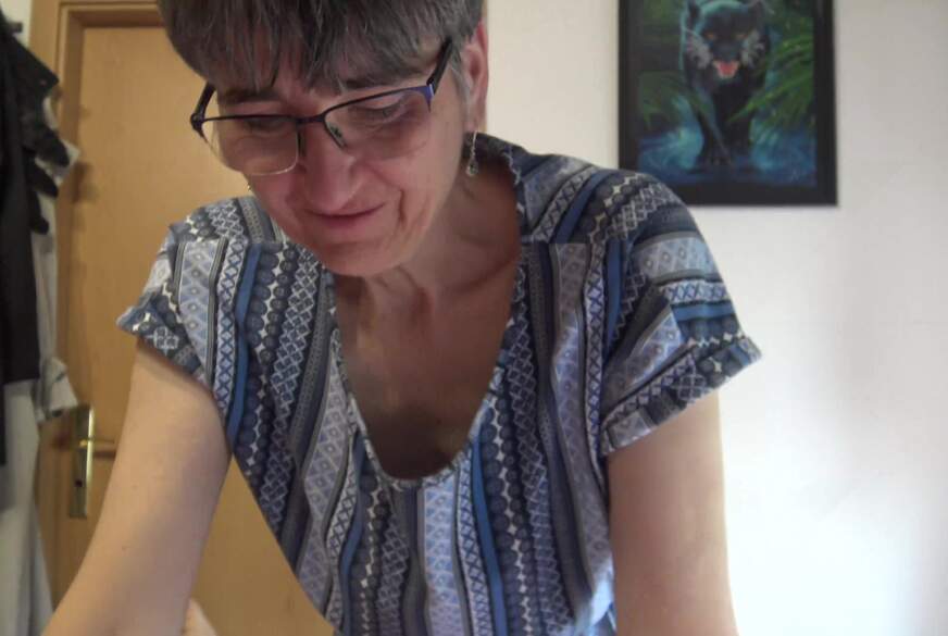 GermanHotMilf: Horny H*****b